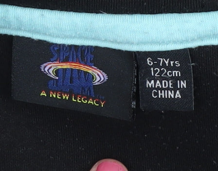 Brand and care label for Space Jam boys’ black hoodie 6-7 years full zip