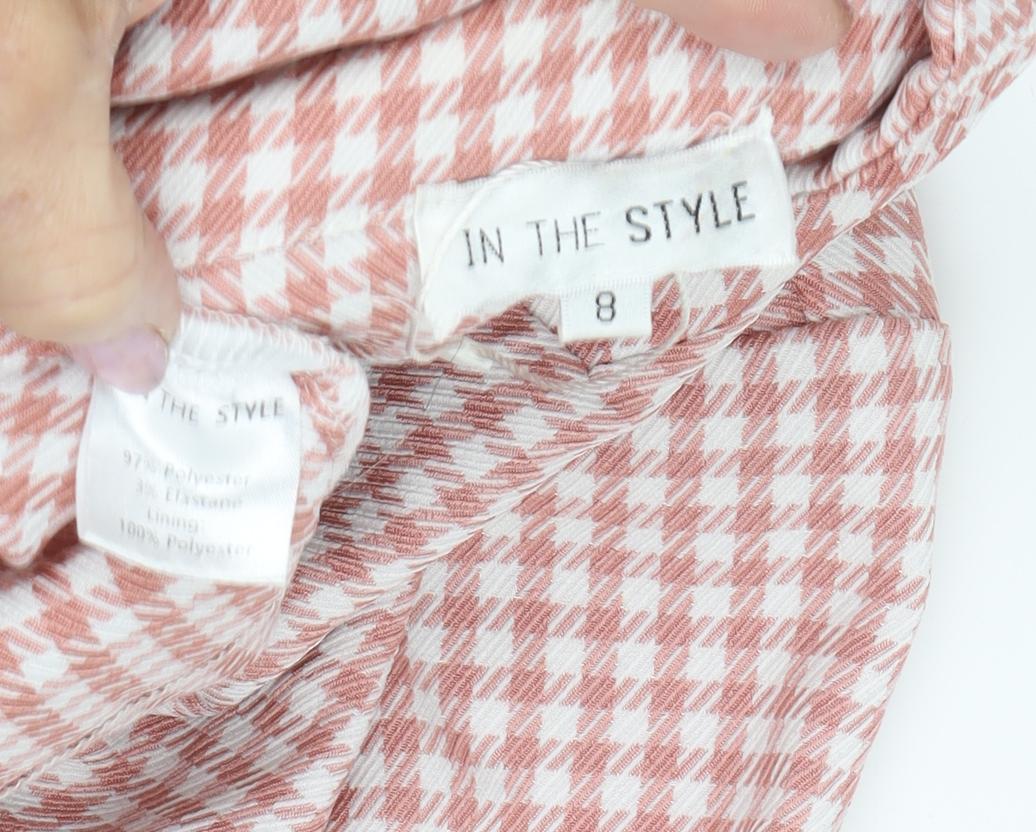 Close-up detail of In The Style Women's Pink Checked Blazer, size 8