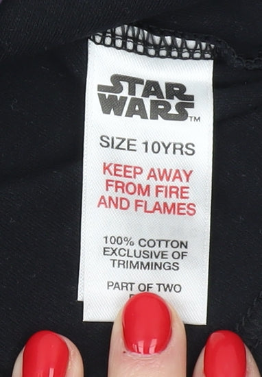Close-up detail of Star Wars boys’ black pullover sweatshirt 10 years
