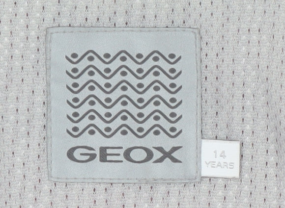 Close-up detail of Geox girls’ pink activewear jacket 14 years - hooded & lightweight