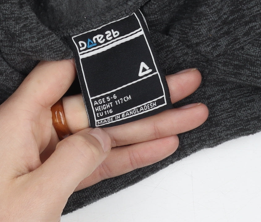 Brand and care label for Dare 2b boys’ grey hoodie, casual, 6-7 years, hooded logo