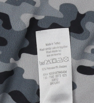 Brand and care label for Holyfield girls’' grey camouflage t-shirt l basic style
