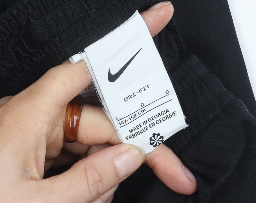 Additional view of Nike boys’ black jogger trousers 12-13 years