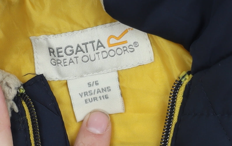 Additional view of Regatta girls’ blue quilted jacket 6 years