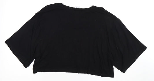 Disney Women's Black Mickey Christmas Cropped T-Shirt - Size 14