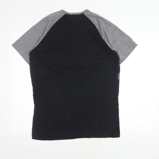 Disney Store Men's Black M T-Shirt Graphic The Incredible