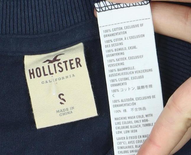 Hollister Men's Blue Christmas Graphic T-Shirt S