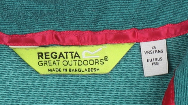 Brand and care label for Regatta girls’ green pullover 13 years lightweight sweatshirt
