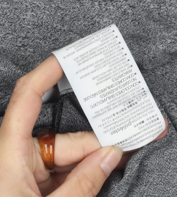 Under Armour Men's Grey Athletic T-Shirt - M V-Neck