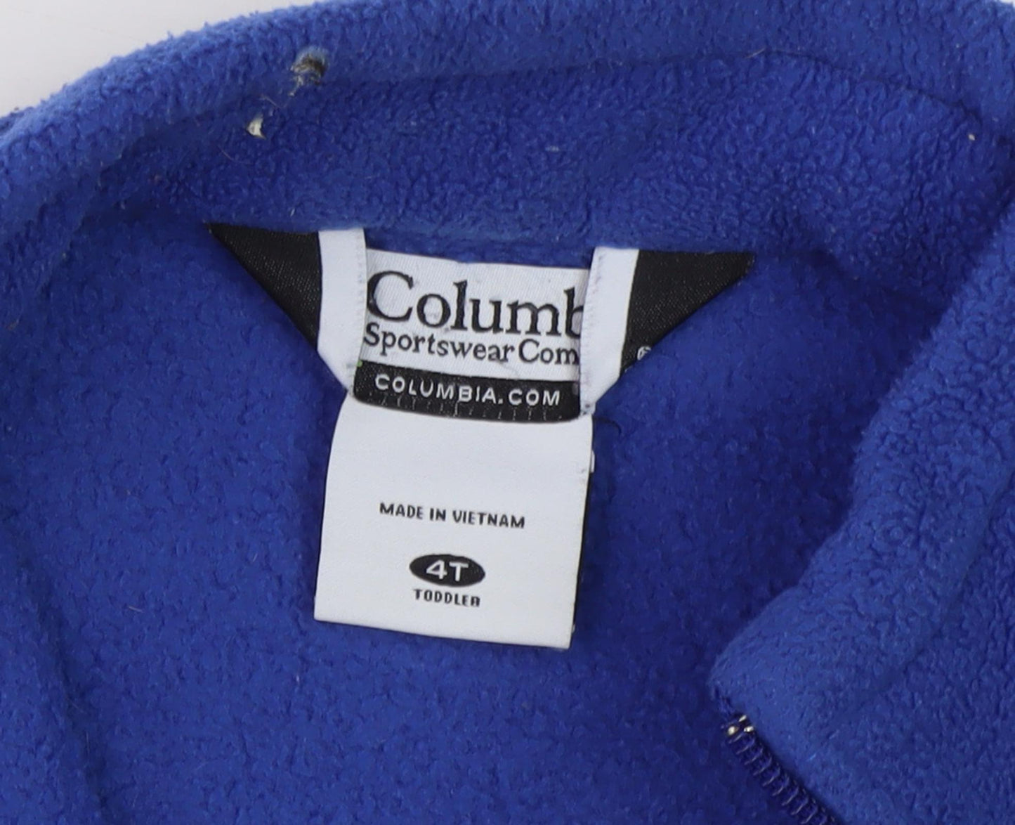 Close-up detail of Columbia boys’ blue fleece jacket, size 4, regular fit