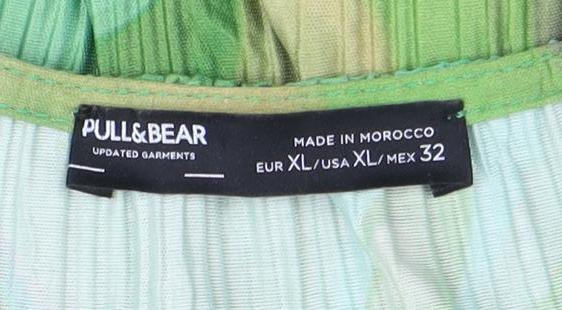 Pull & Bear Women's Green V-Neck Sleeveless Blouse