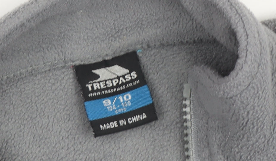 Close-up detail of Trespass Grey girls’ fleece jacket, size 9/10, with full zip
