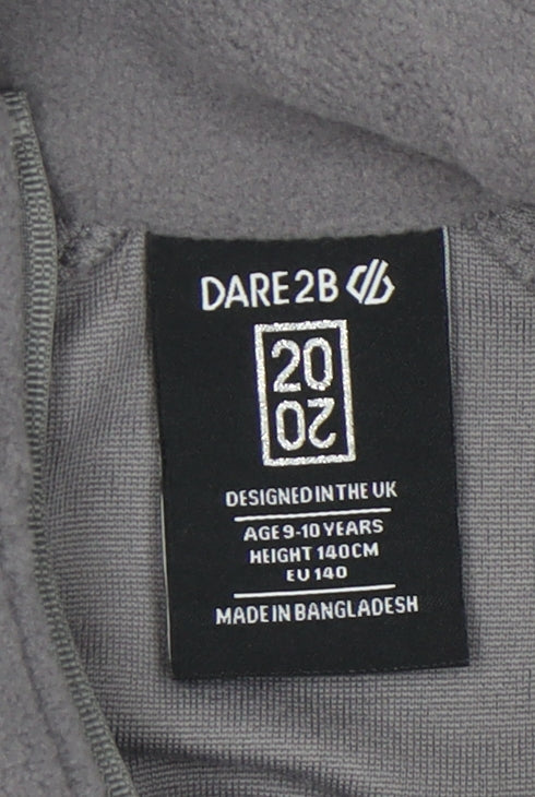 Close-up detail of Dare 2b boys’ grey fleece 1/4 zip sweatshirt 9-10 years