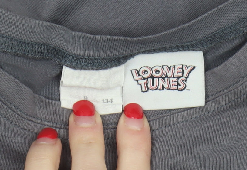 Close-up detail of Looney Tunes girls’ grey t-shirt 9 years graphic print