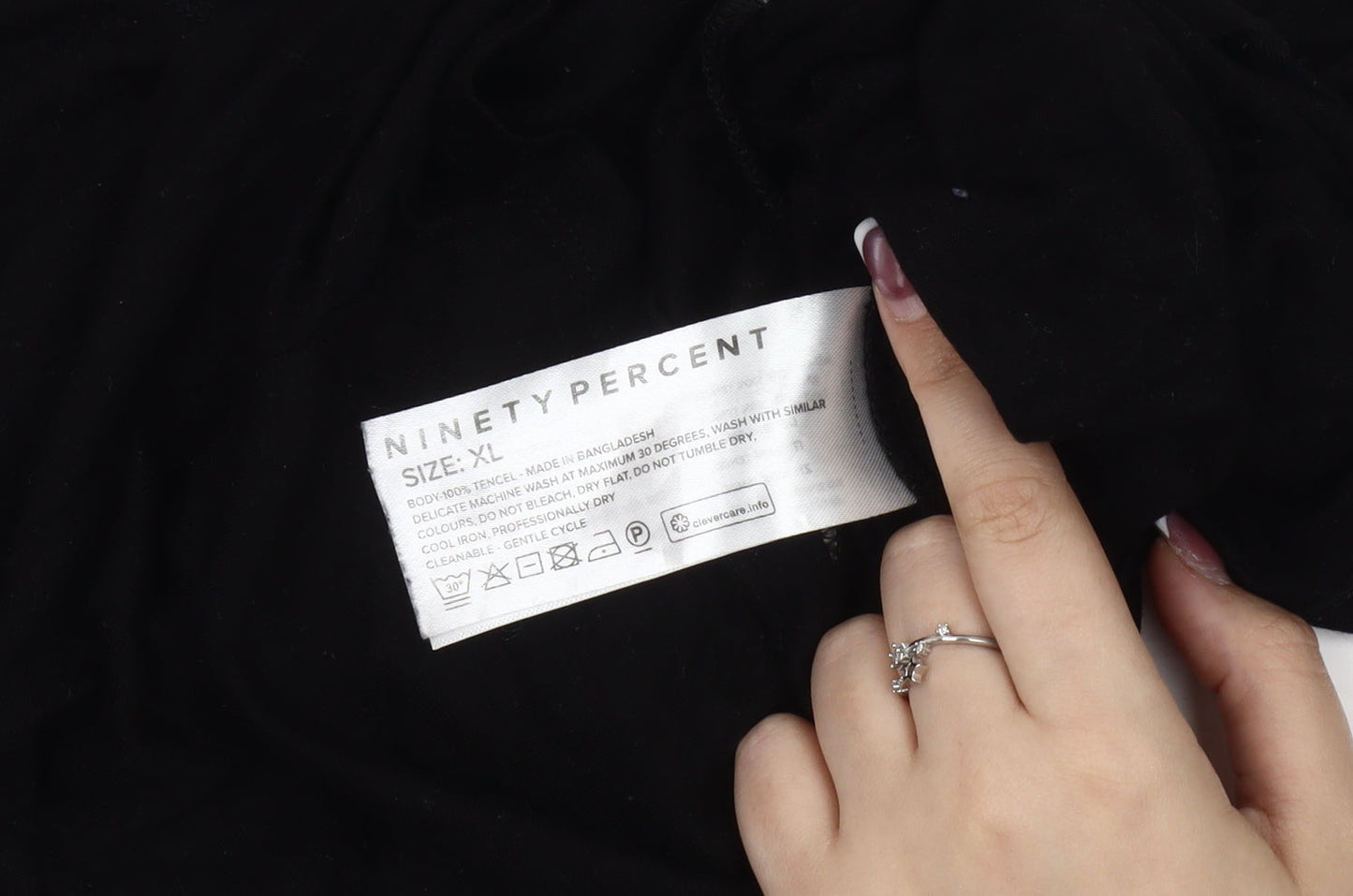 Ninety Percent Women's Black Crop T-Shirt XL