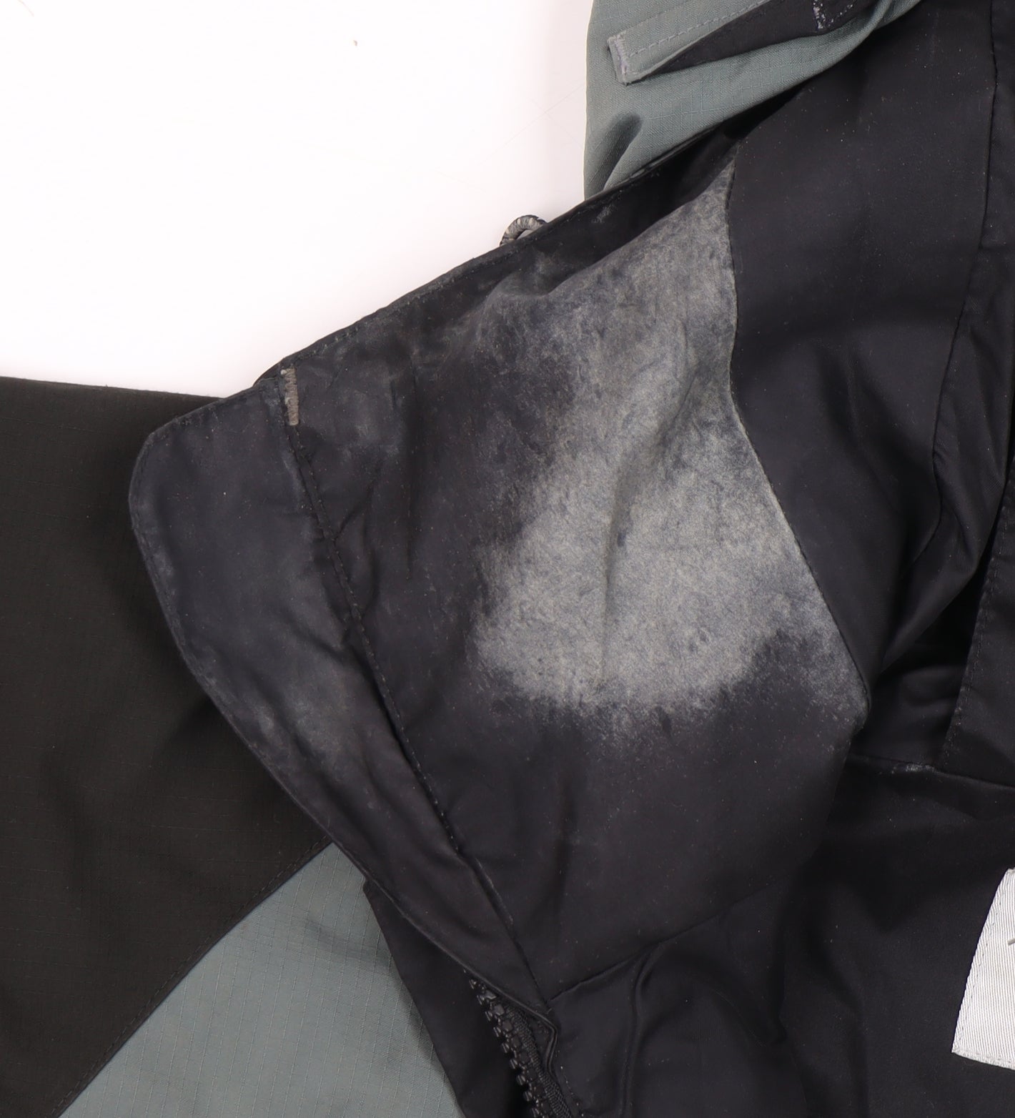 Sprayway Men’s Large Grey Hooded Rain Jacket