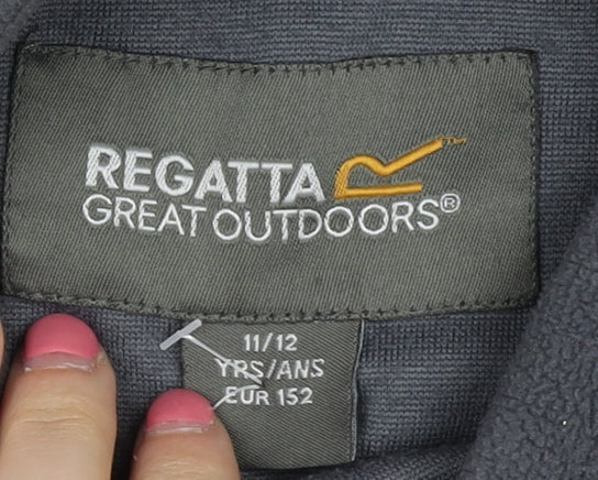Brand and care label for Regatta boys’ grey fleece sweatshirt 11-12 years outdoor zip