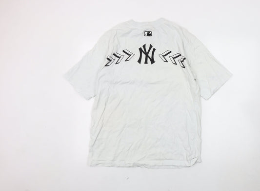 MLB Men's White Graphic Print T-Shirt - Medium