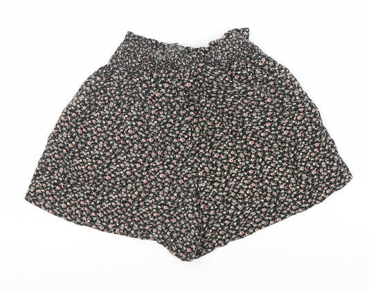 Hollister Women's XS Black Floral Casual Shorts