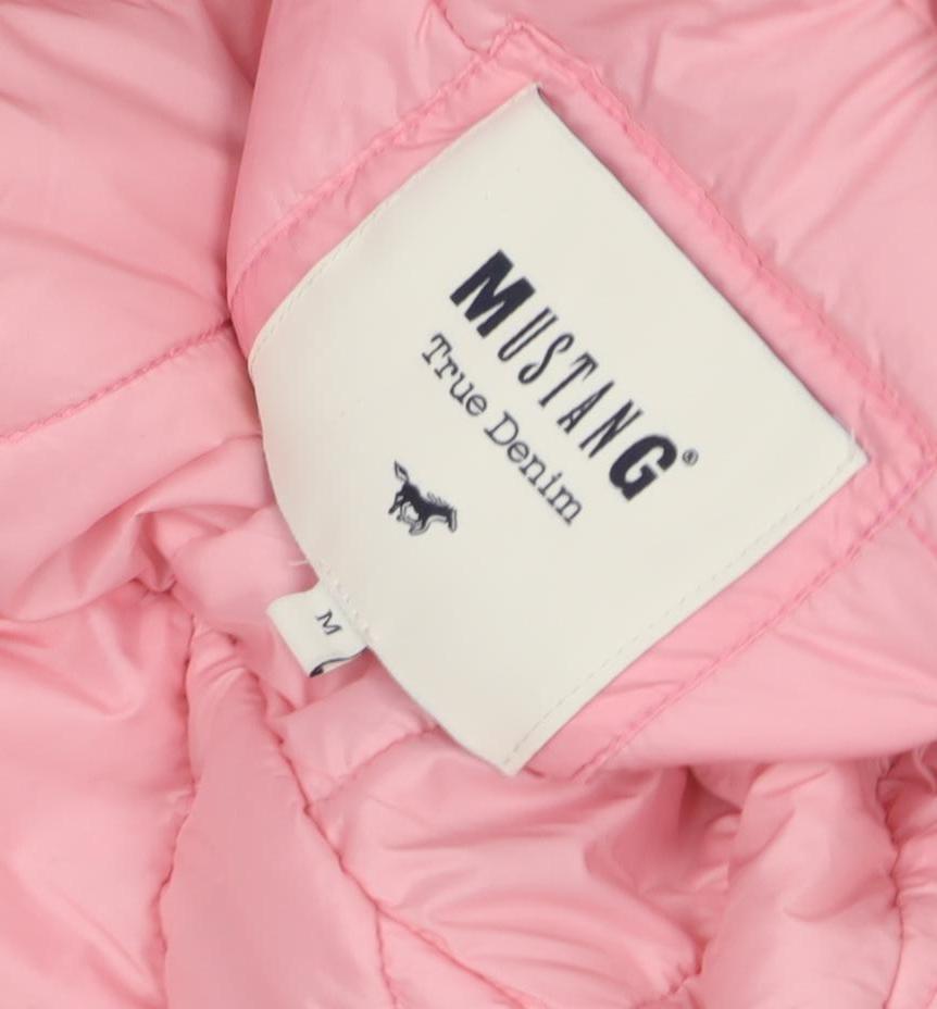 Close-up detail of Mustang girls’ pink puffer jacket -, size M