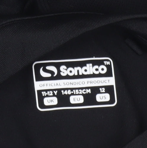 Brand and care label for Sondico boys’' black long sleeve sports t-shirt 11-12y