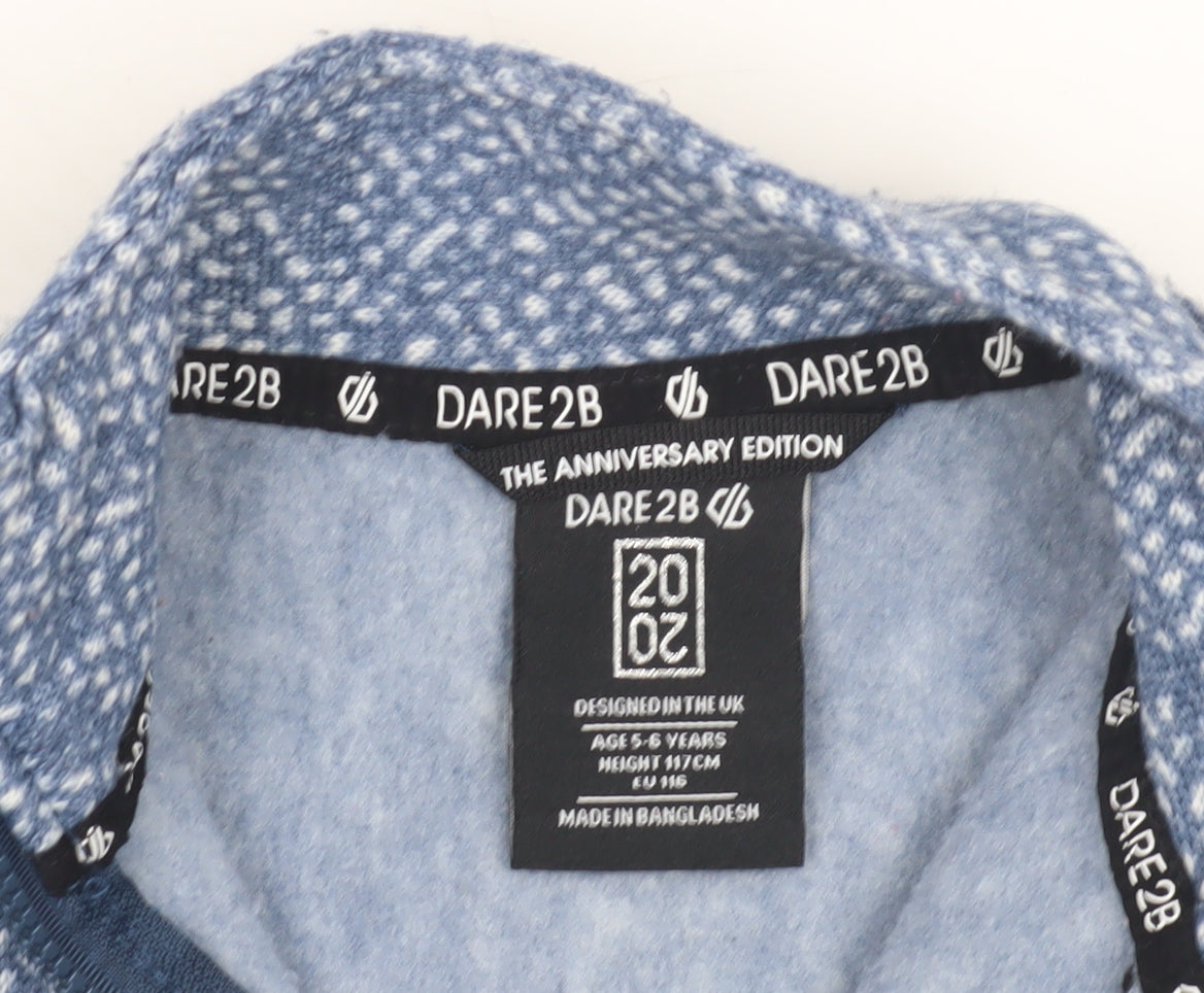 Close-up detail of Dare 2b boys’ flecked blue jacket, size 5-6, years, zip closure