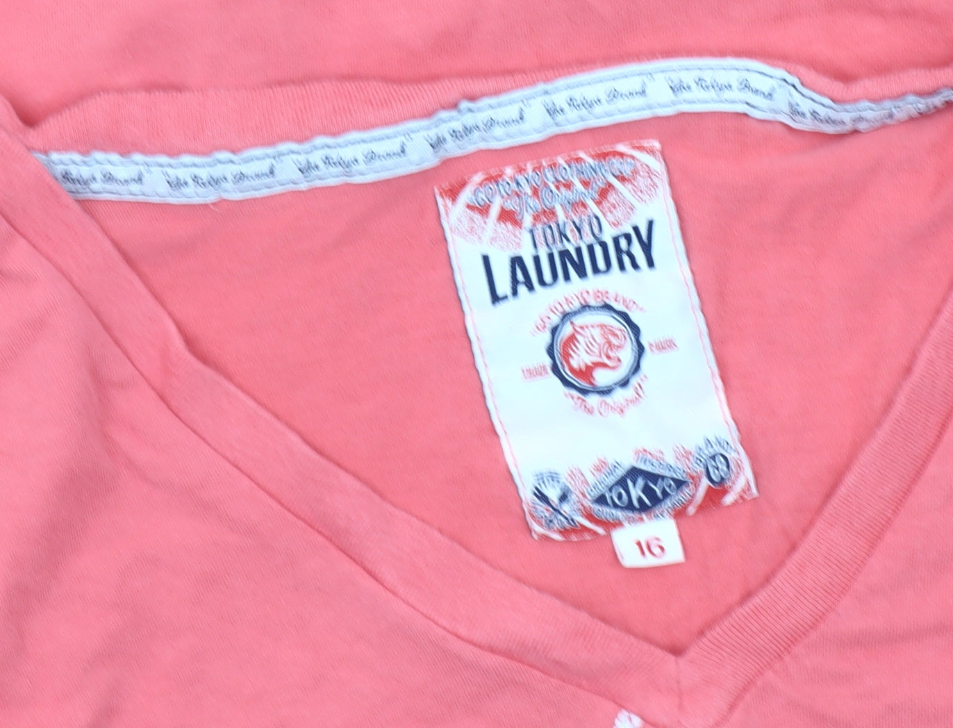 Tokyo Laundry Women's Red V-Neck T-Shirt, Size 16 Casual