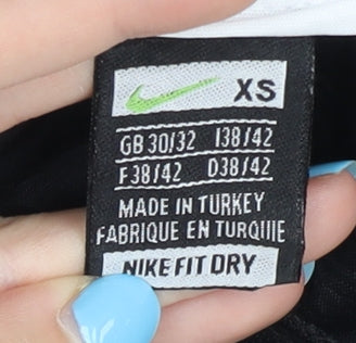 Nike Women's Black XS Athletic Fit T-Shirt