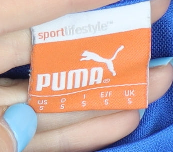 Close-up detail of Puma Men's Blue Gym T-Shirt, size S, Short Sleeve