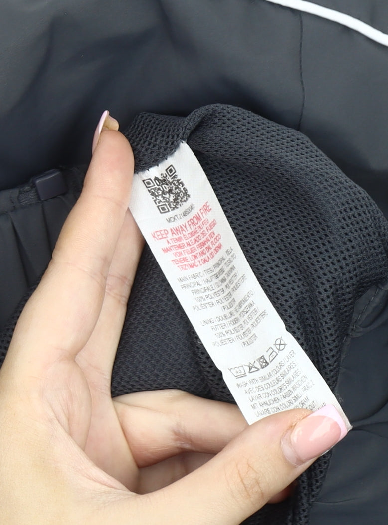 Brand and care label for McKenzie boys’ black basic jacket l hooded full zip