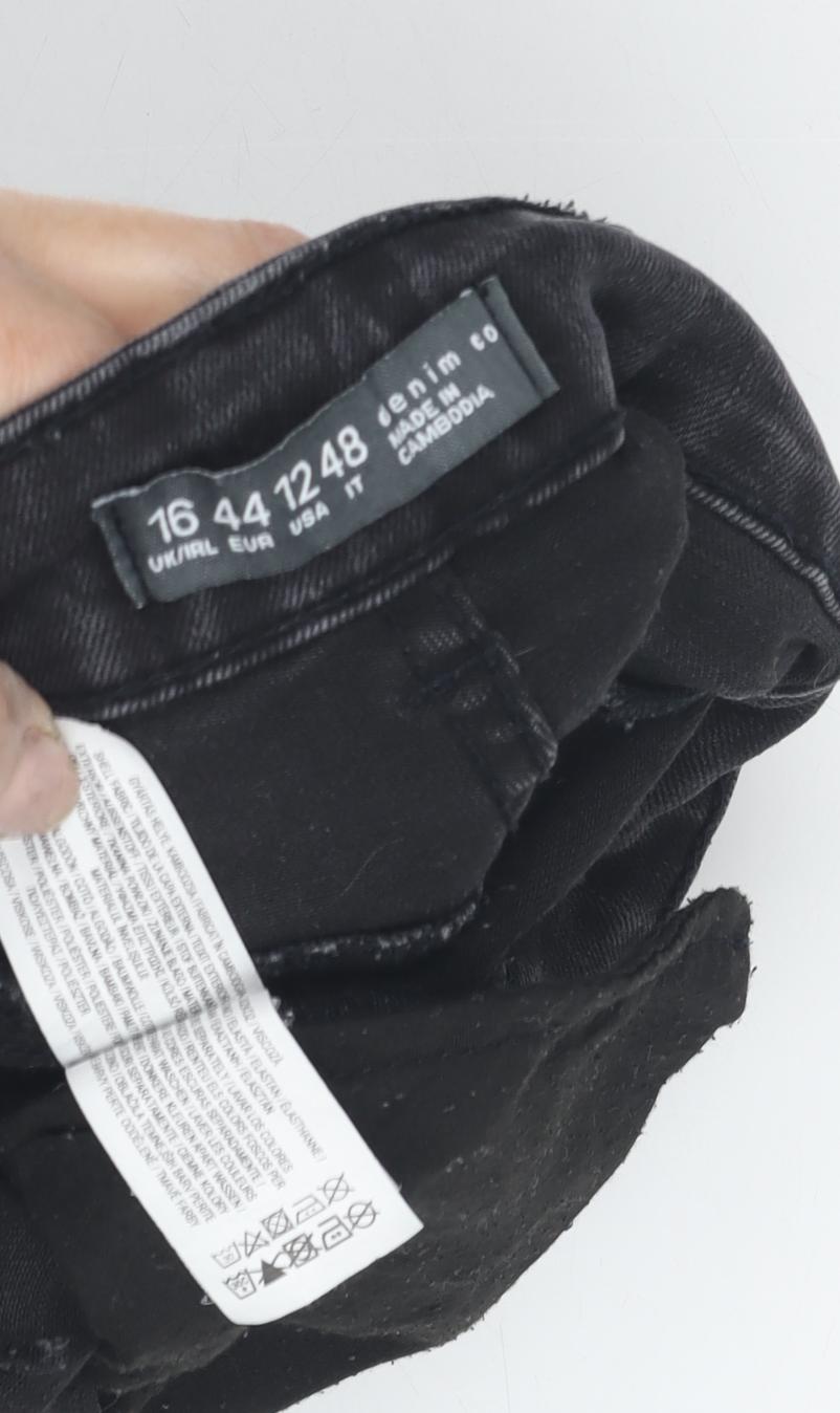 Close-up detail of Denim Co. Women's Black Skinny Jeans, size 16