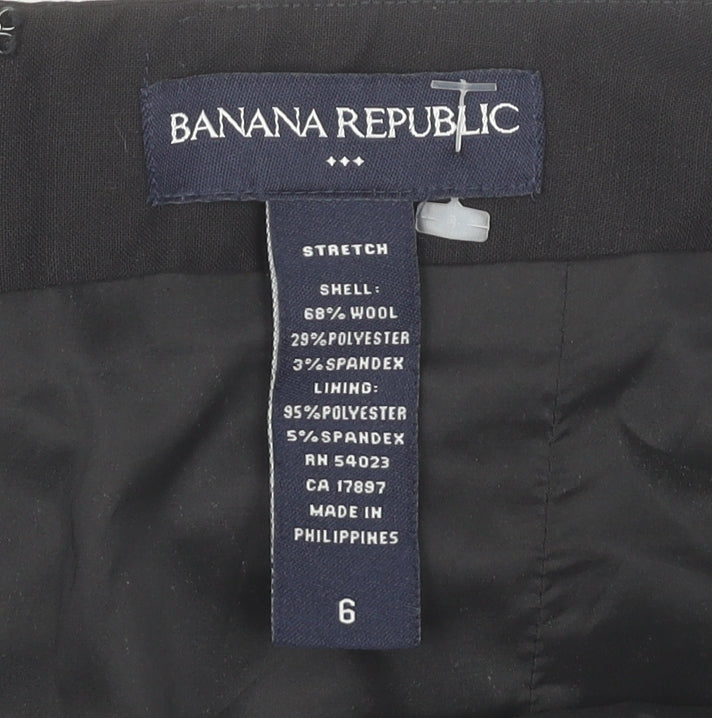 Close-up detail of Banana Republic Women's Black Pencil Skirt, size 6
