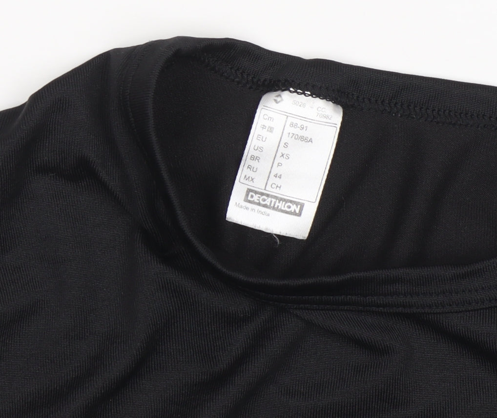 Close-up detail of Decathlon Men's Black Basic Gym T-Shirt, size S
