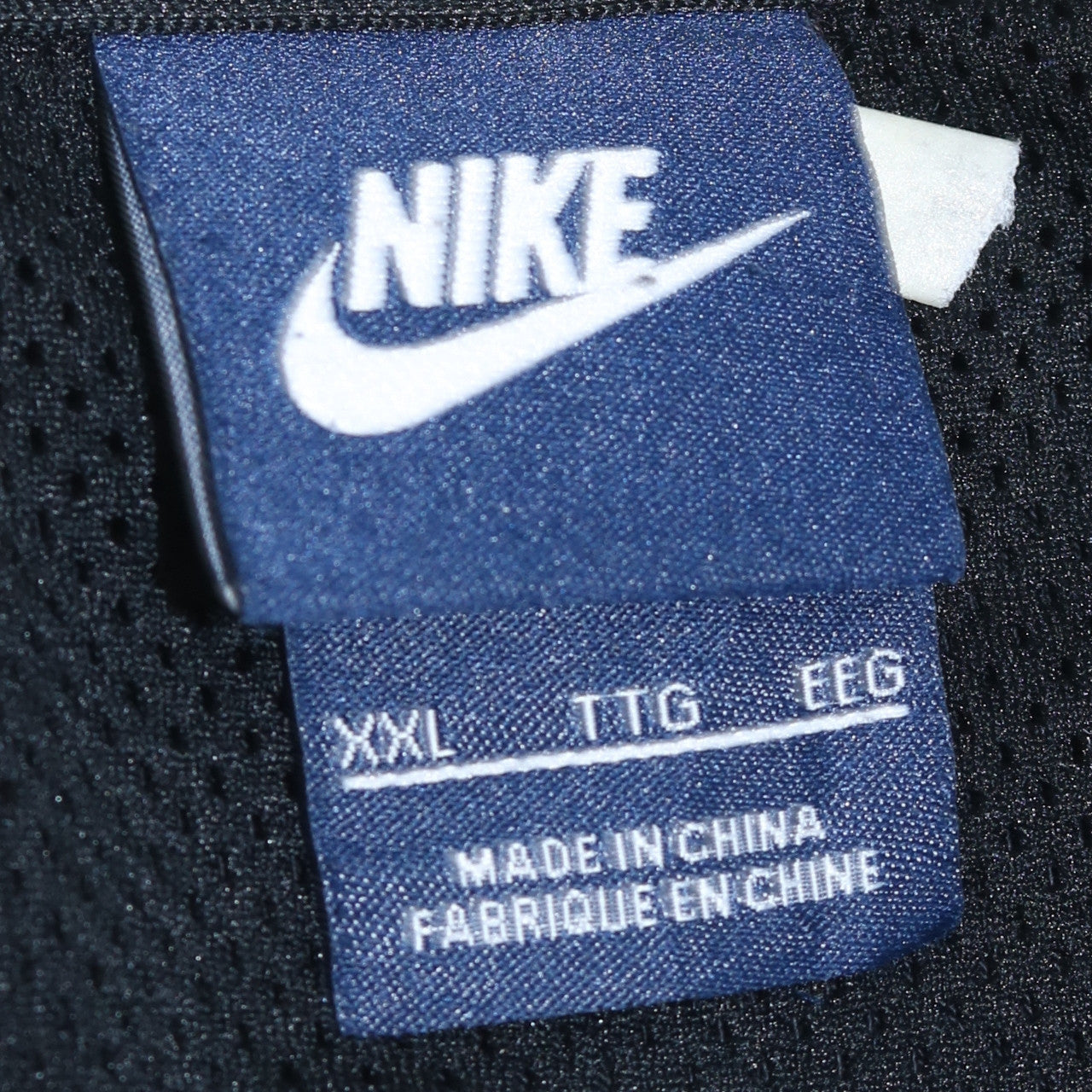 Nike Men’s Black 2XL Pullover Crew Neck Sweatshirt with Zip Pocket