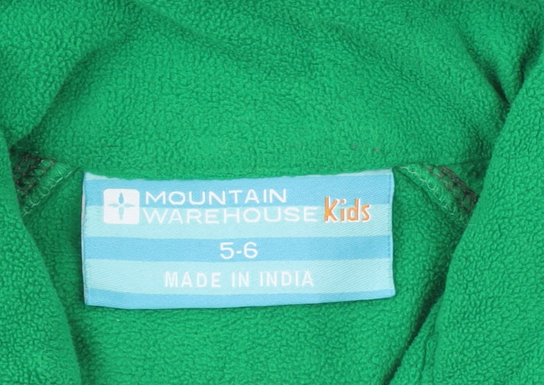 Brand and care label for Mountain Warehouse boys’ green fleece sweatshirt 5-6y 1/4 zip outdoor top