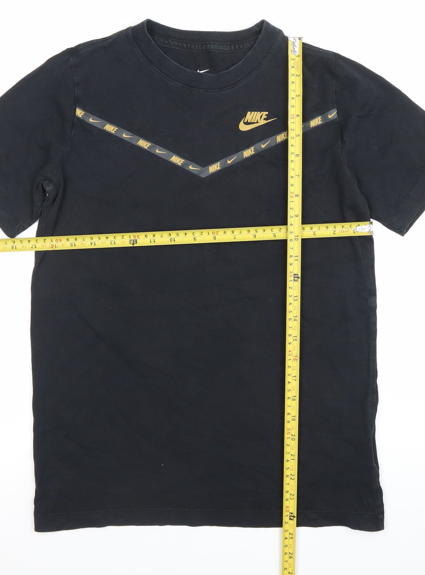 Nike Boys Black XL Graphic Logo Sports T-Shirt Casual Gym Tee