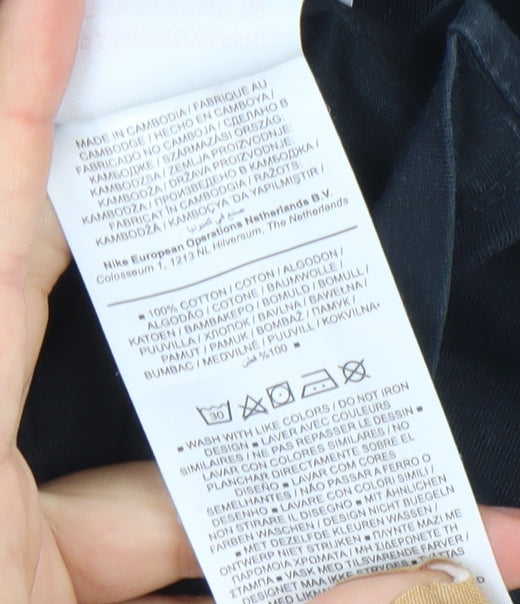 Nike Boys Black XL Graphic Logo Sports T-Shirt Casual Gym Tee