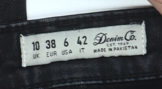 Brand and care label for Denim Co. women’s black skinny jeans, size UK 10, distressed slim fit