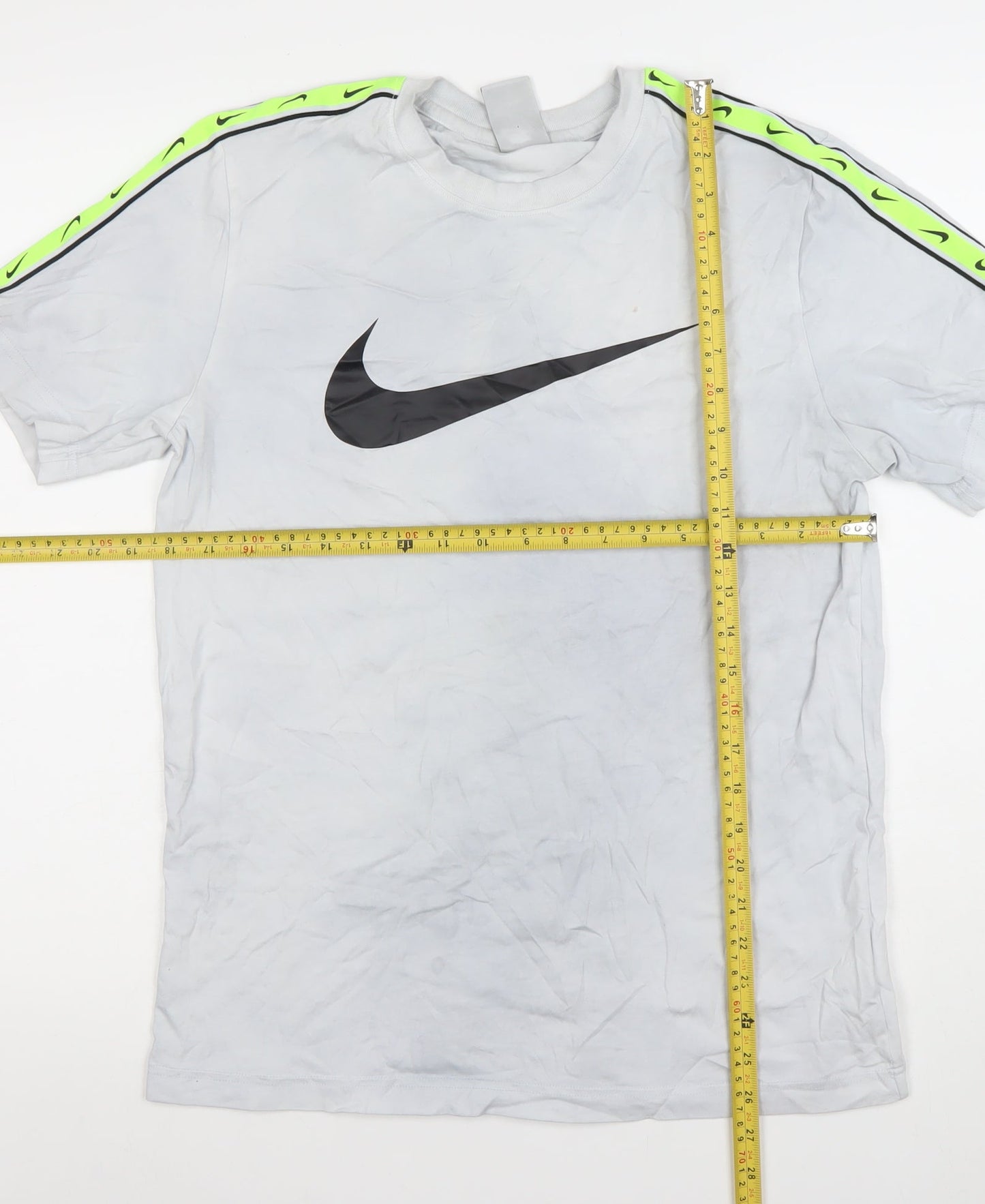Nike Men's White Sports Graphic Logo Crew Neck T-Shirt Size M