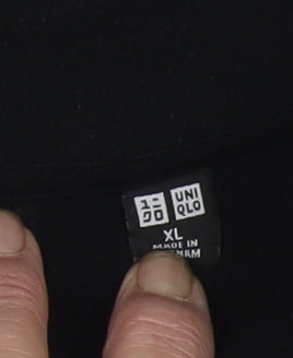 Brand and care label for Uniqlo boys’ black xl fleece full zip basic jacket