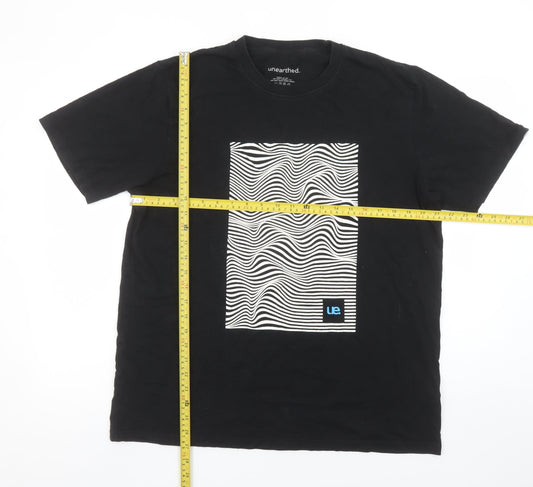 Unearthed Men’s Black Graphic Art Print Crew Neck T-Shirt L