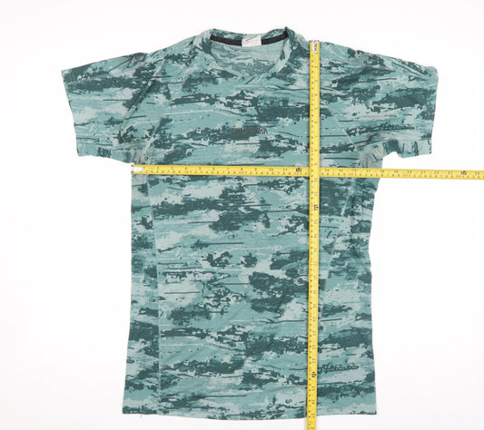 Gymshark Men's Green Camouflage Slim Fit Short Sleeve T-Shirt M