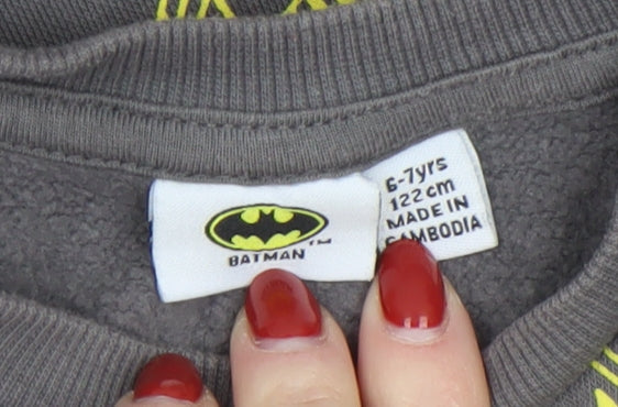 Additional view of Batman boys’ grey pullover sweatshirt 6-7 years graphic logo crew neck