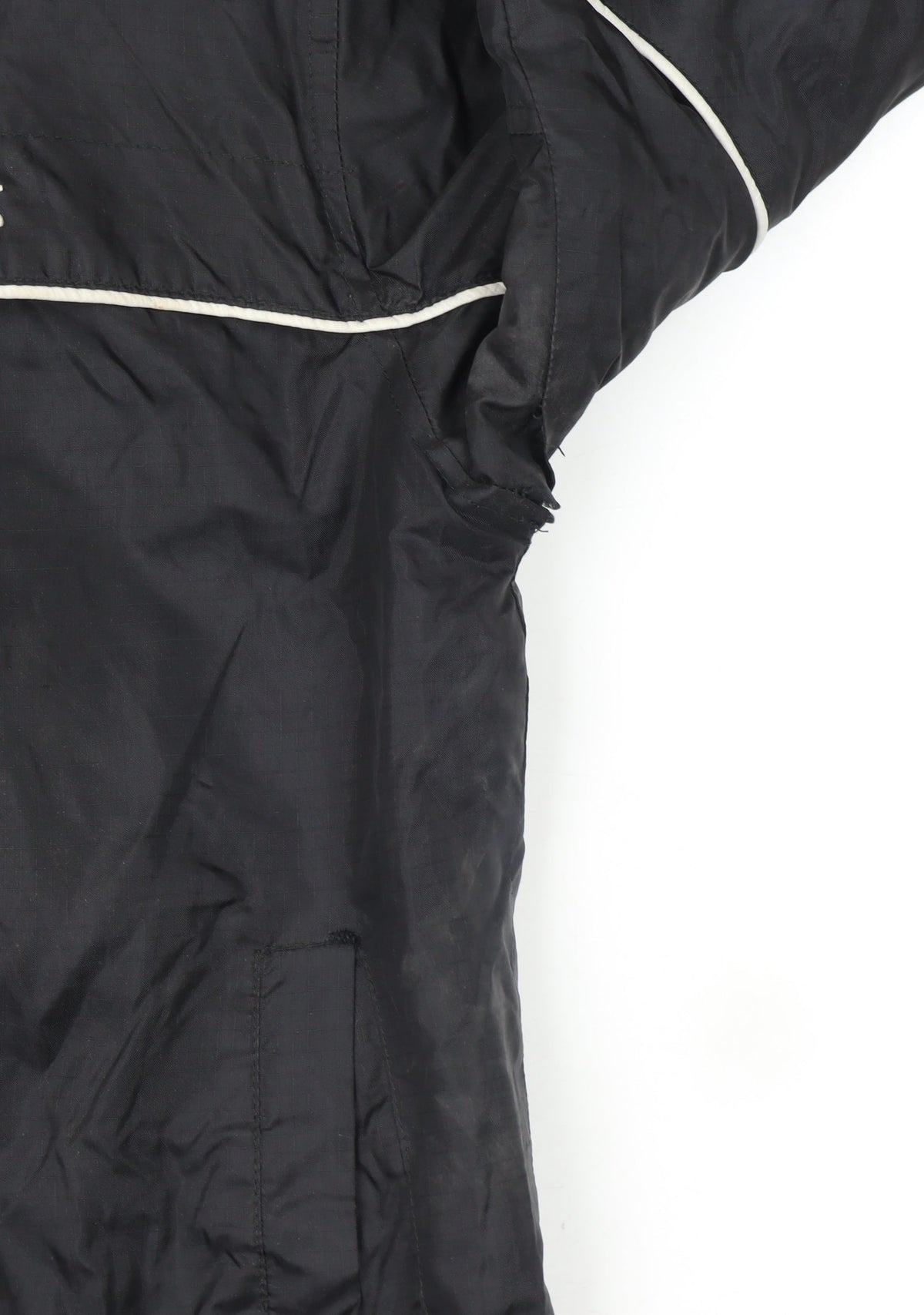 Additional view of Umbro boys’ black 8 years hooded puffer jacket winter coat