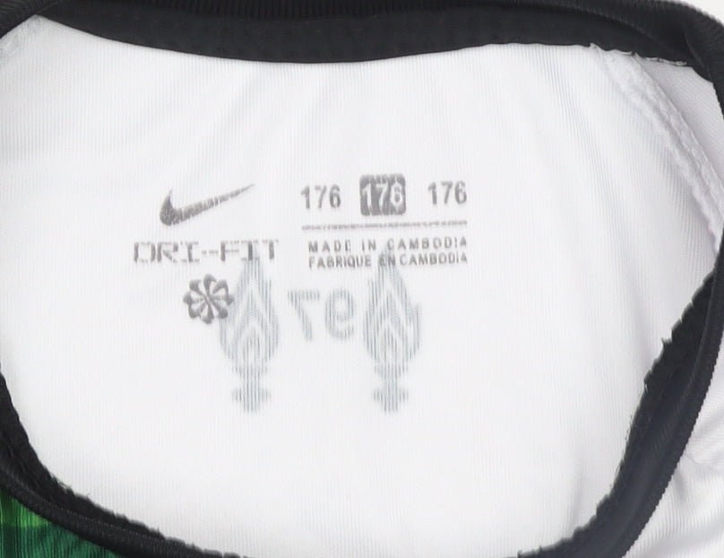 Brand and care label for Nike boys’ green liverpool fc 16 years football jersey shirt