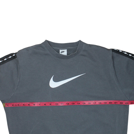 Nike Men’s Grey Logo Pullover Sweatshirt M Crew Neck Sportswear