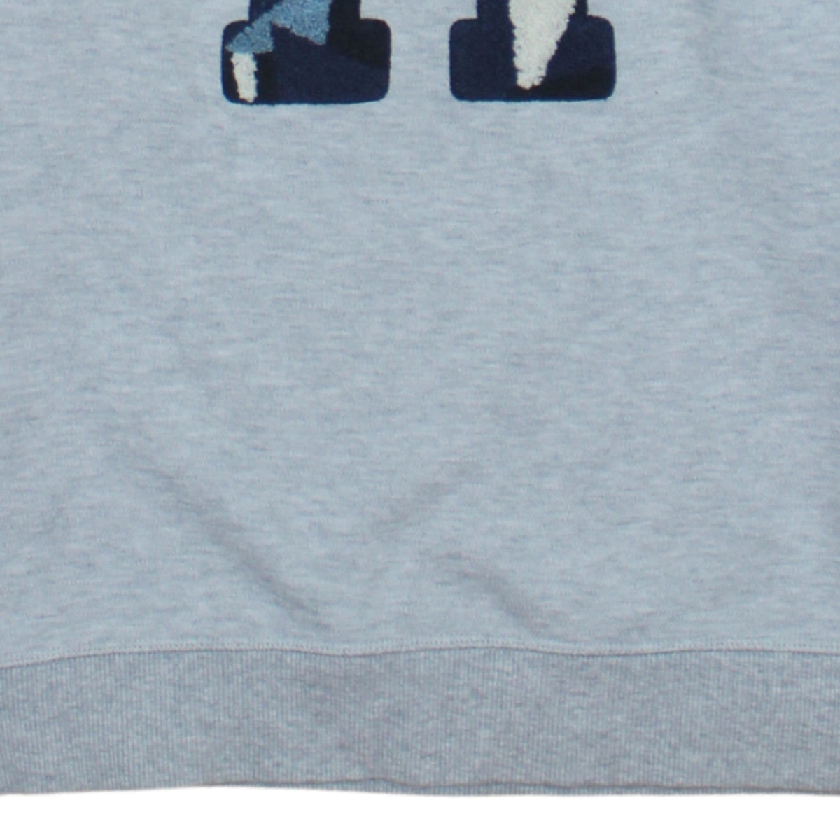 Additional view of Tommy Hilfiger boys’ grey pullover sweatshirt, size 164, crew neck logo