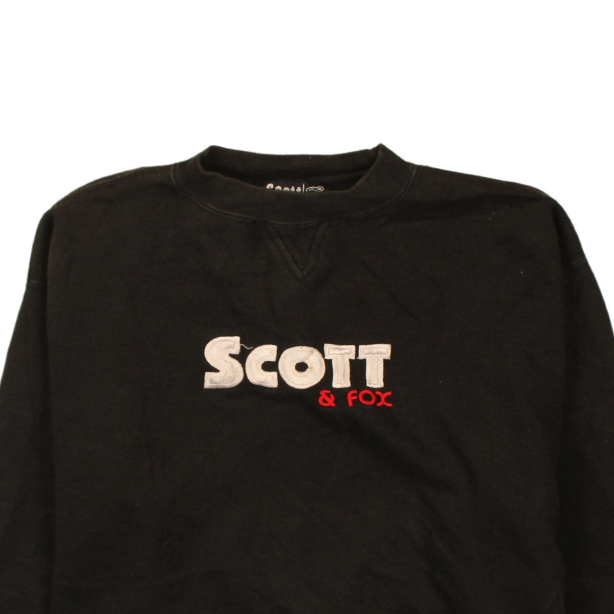 Brand and care label for Scott & Fox boys’ black crew neck pullover sweatshirt, size 16, years