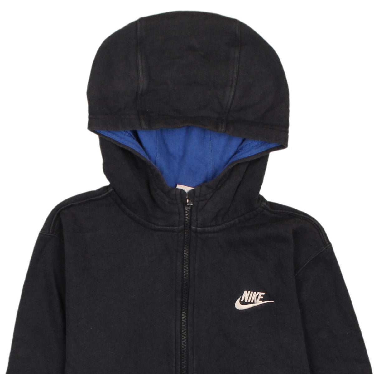Brand and care label for Nike boys’ black full zip fleece hoodie, size L, with logo front