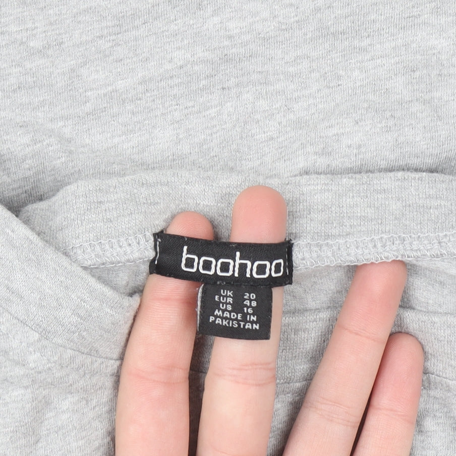Brand and care label for Boohoo Women’s Grey Crew Neck Relaxed Fit T-Shirt, size UK 20
